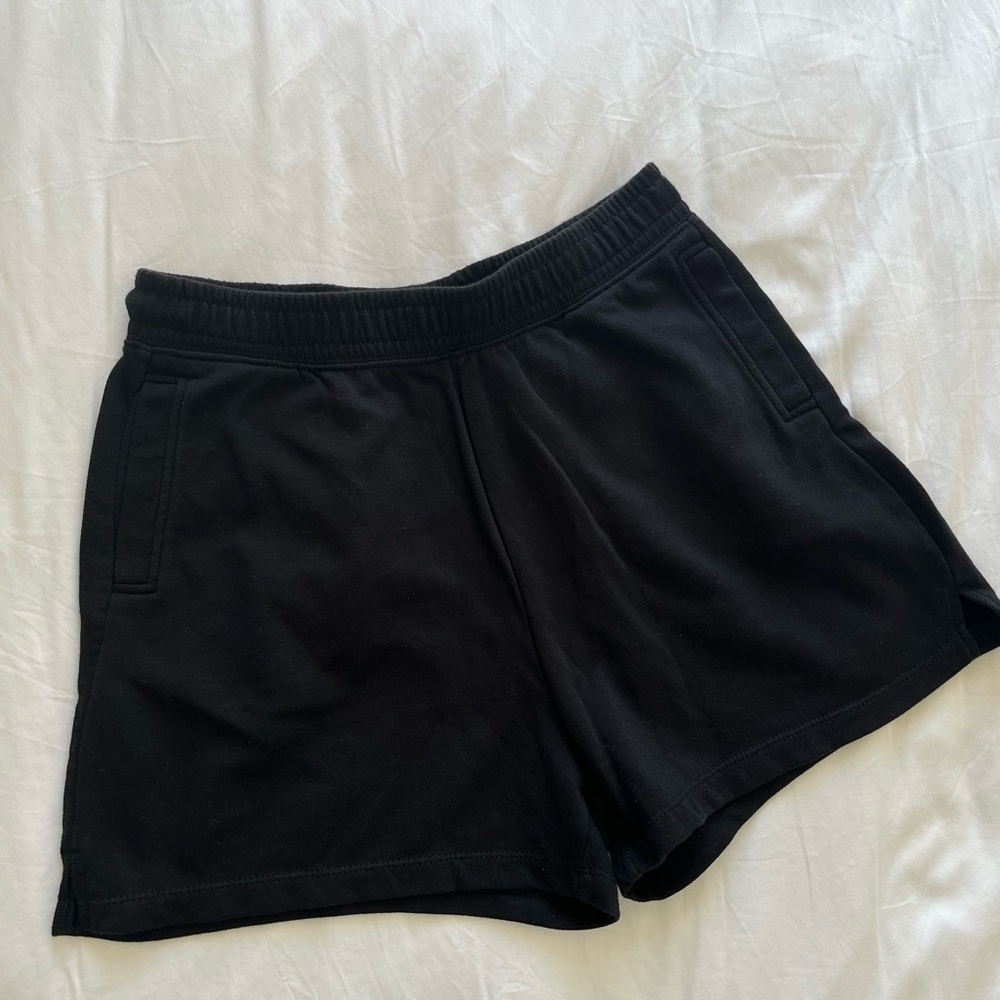 Sweat shorts with terry cloth interior